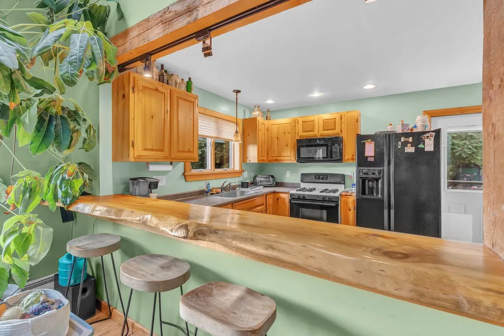 154 Daves Way Dresden ME 04342