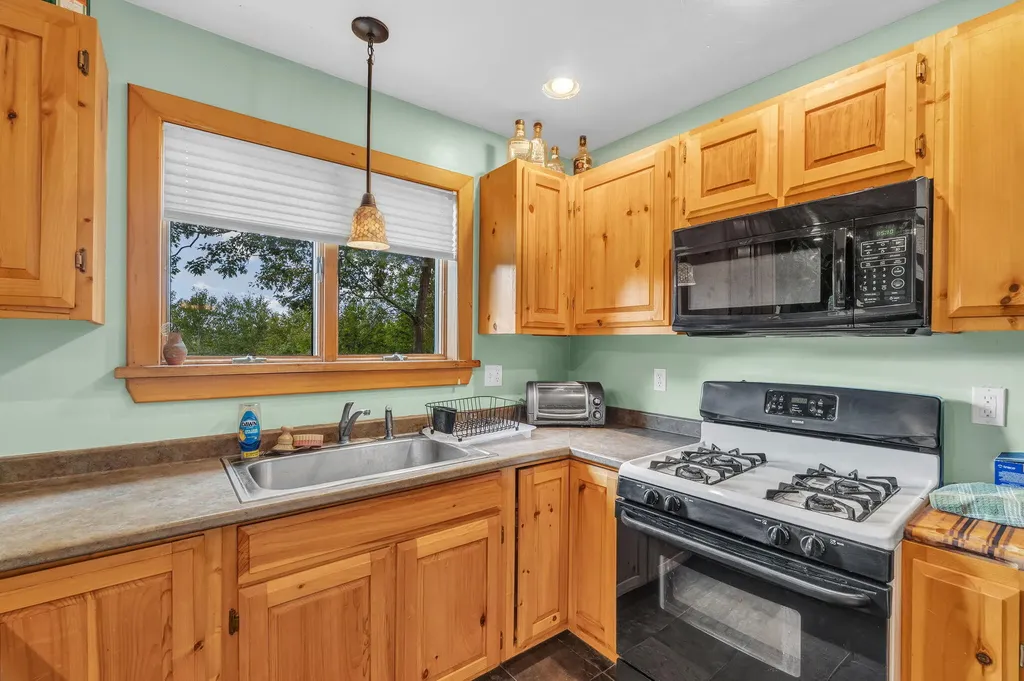 154 Daves Way Dresden ME 04342