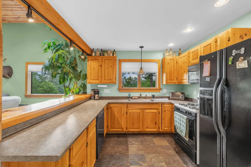154 Daves Way Dresden ME 04342