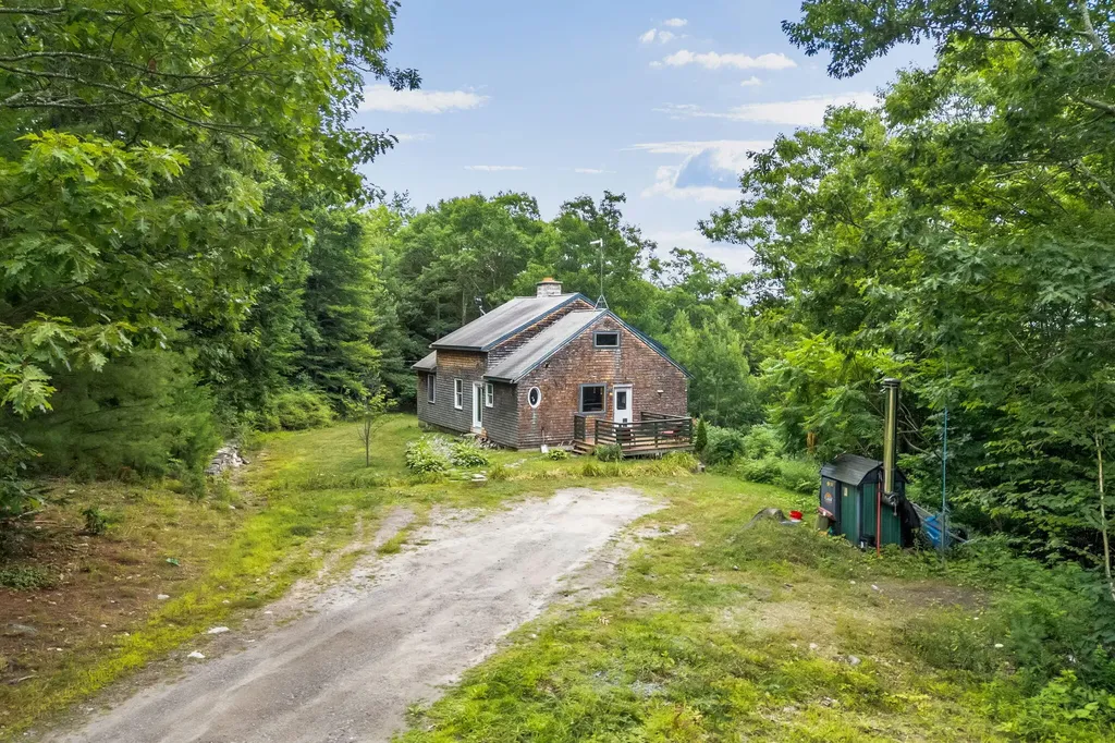 154 Daves Way Dresden ME 04342