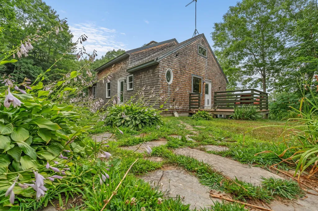 154 Daves Way Dresden ME 04342