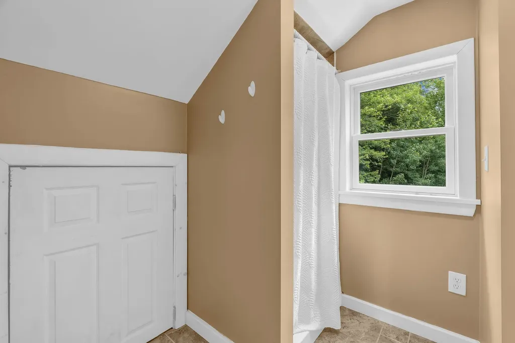 154 Daves Way Dresden ME 04342