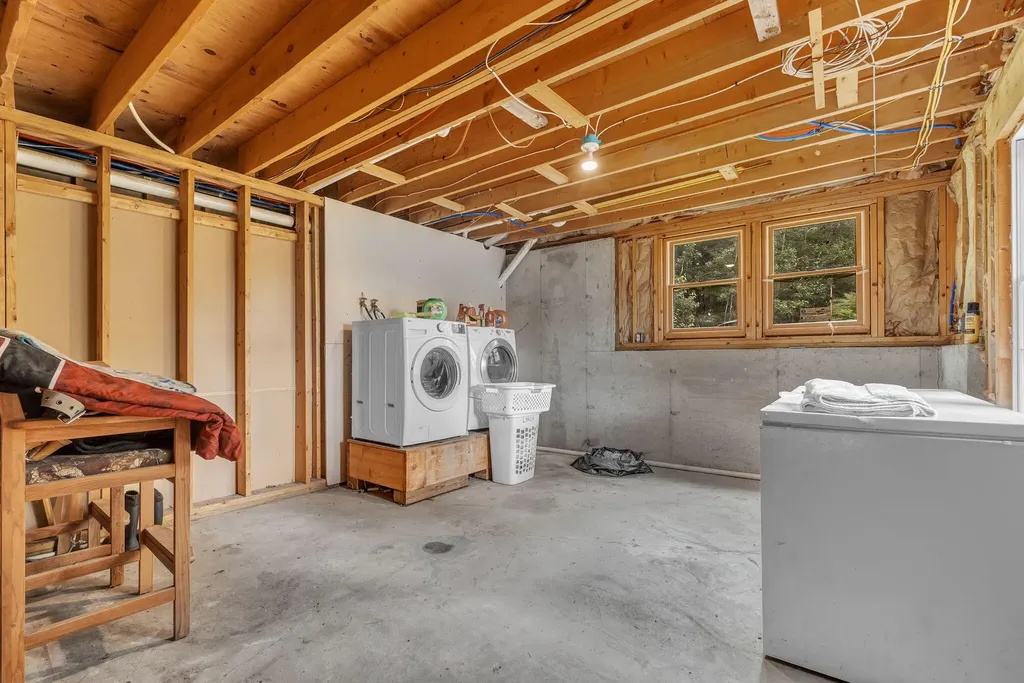 154 Daves Way Dresden ME 04342