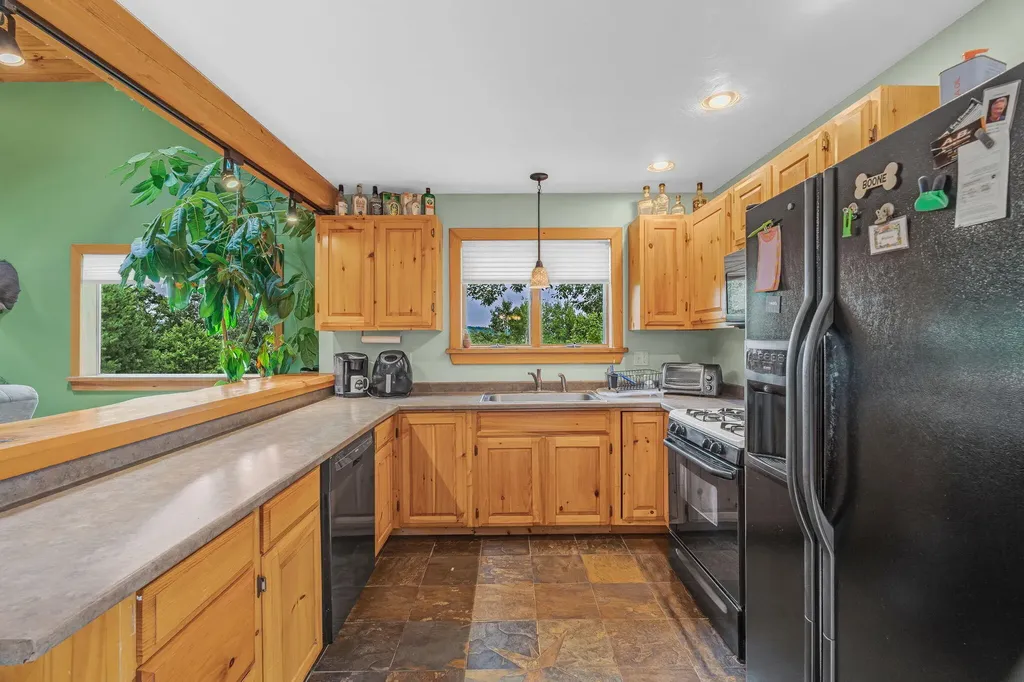 154 Daves Way Dresden ME 04342