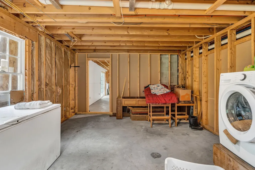 154 Daves Way Dresden ME 04342