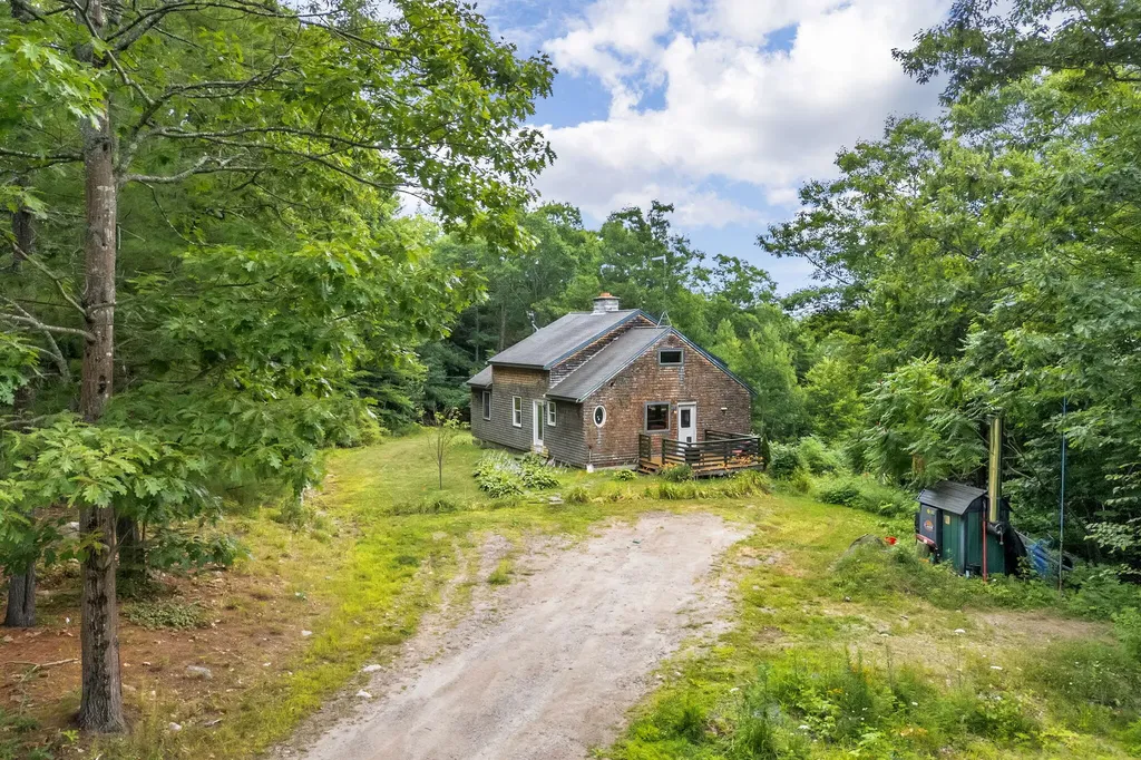 154 Daves Way Dresden ME 04342