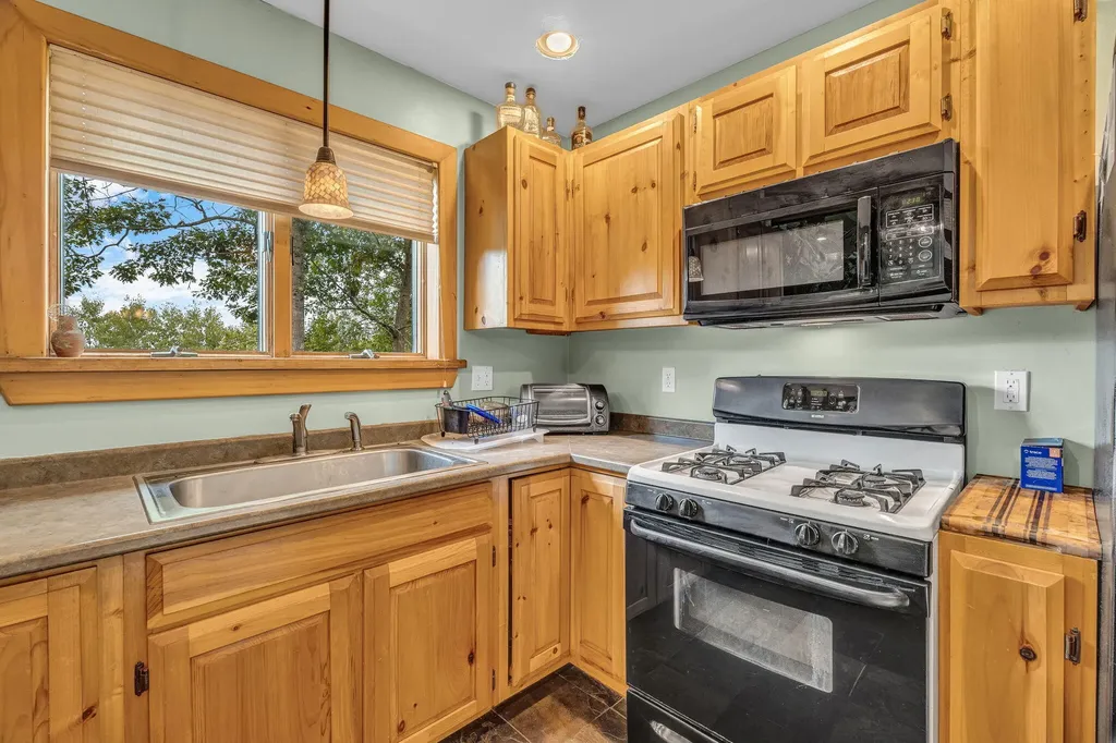 154 Daves Way Dresden ME 04342
