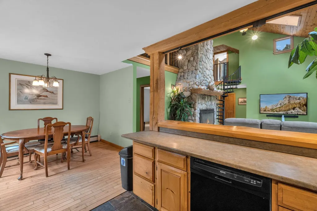 154 Daves Way Dresden ME 04342