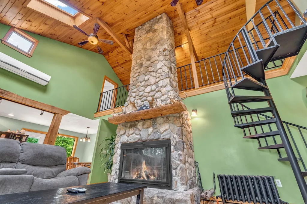 154 Daves Way Dresden ME 04342