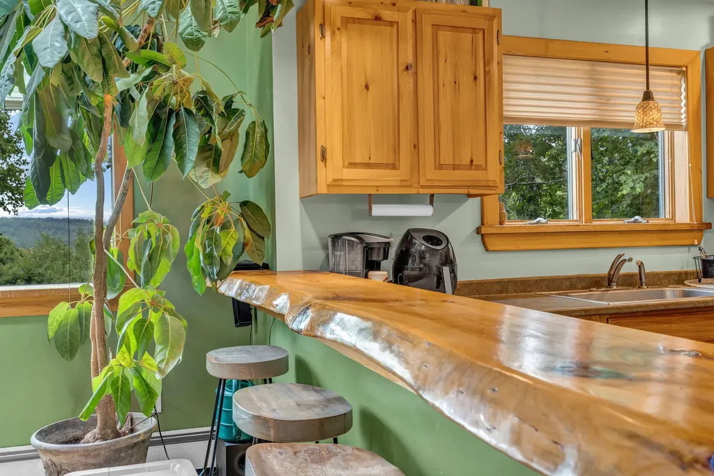 154 Daves Way Dresden ME 04342