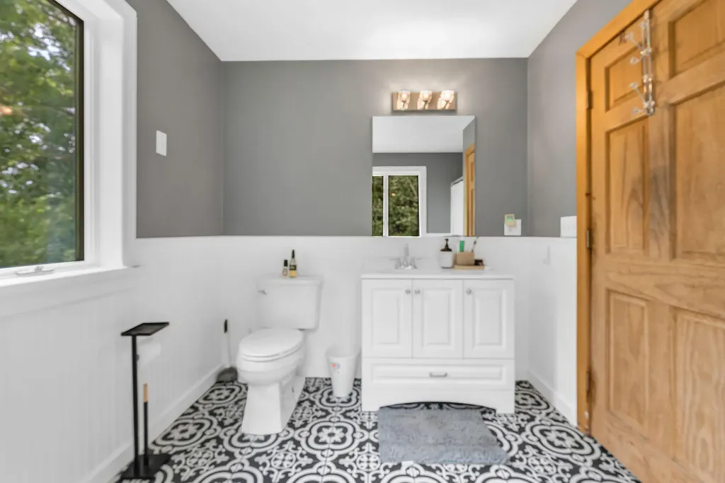 154 Daves Way Dresden ME 04342