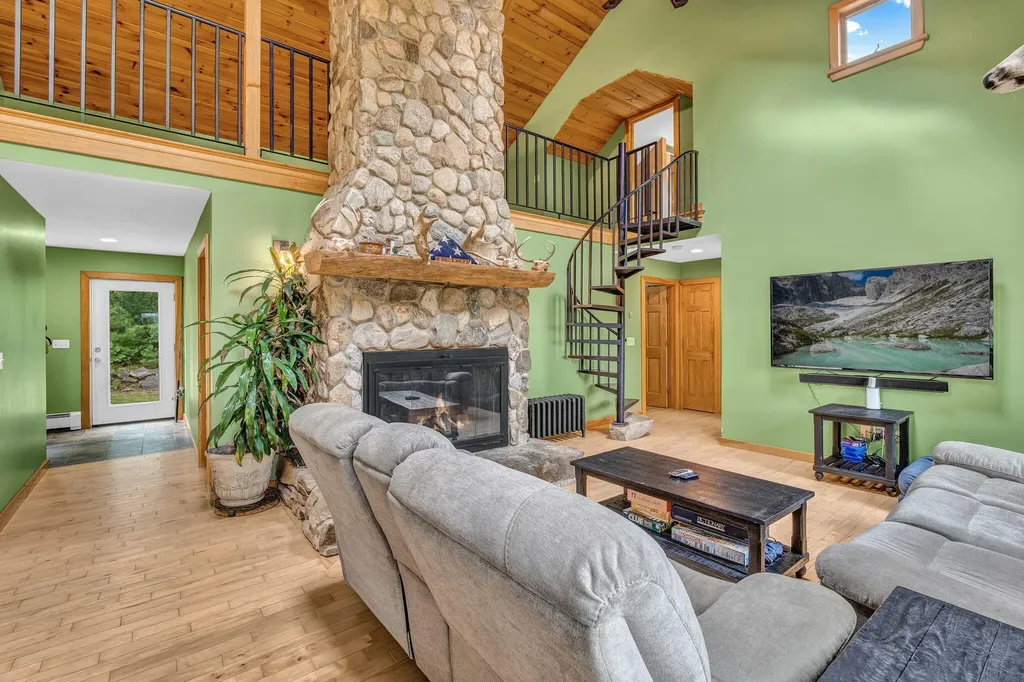 154 Daves Way Dresden ME 04342