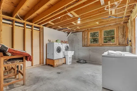 154 Daves Way Dresden ME 04342