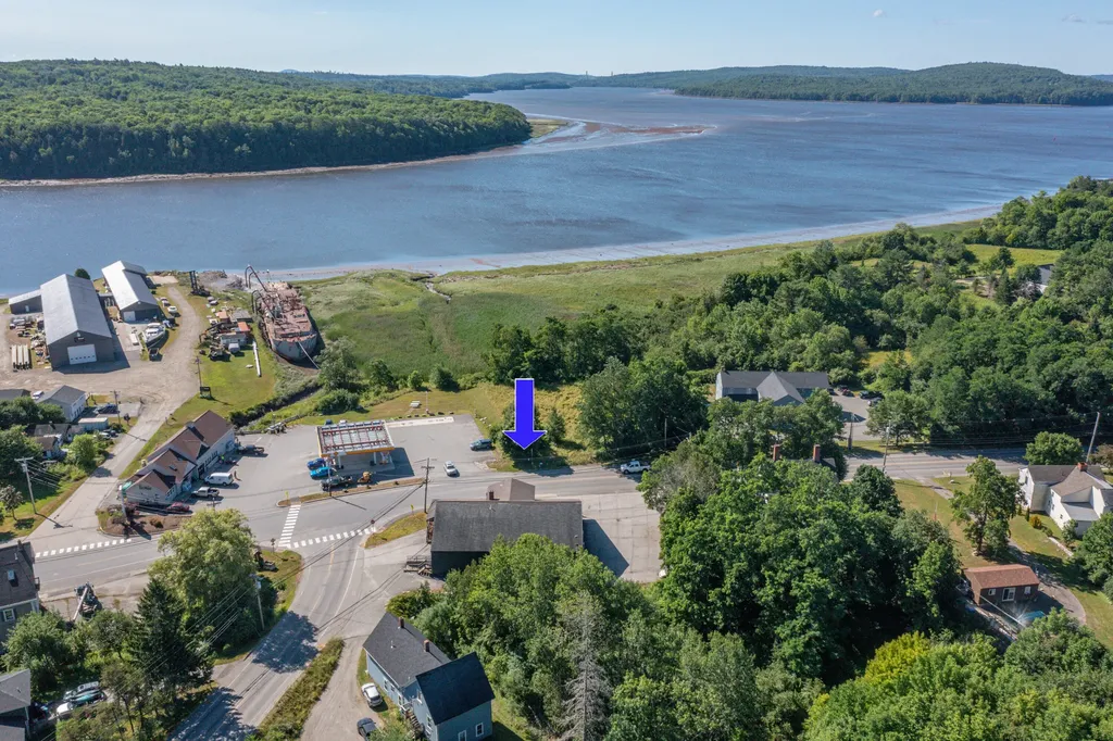 279 S Main Street Winterport ME 04496