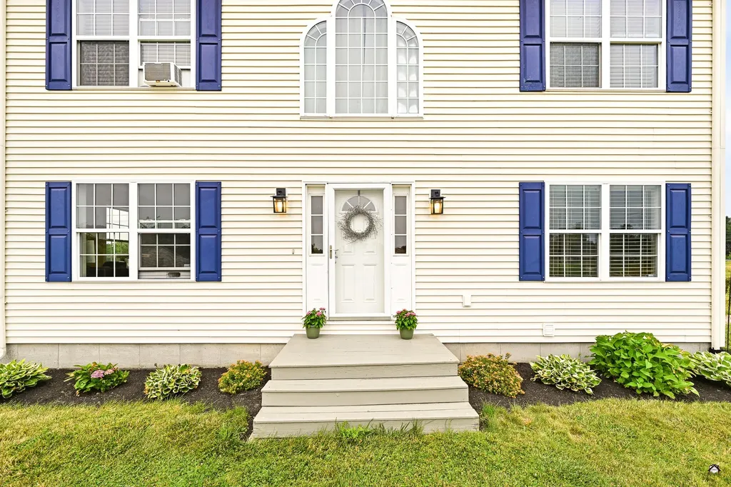 6 Old Meadow Road Lisbon ME 04250