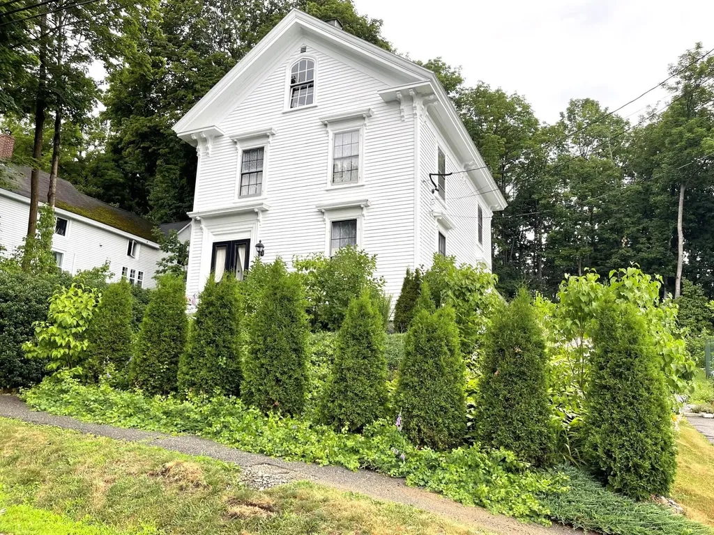 17 James Street Bangor ME 04401