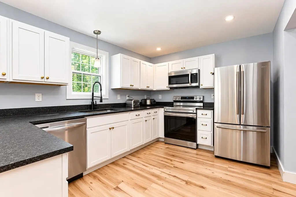 7 Hall Road Windham ME 04062