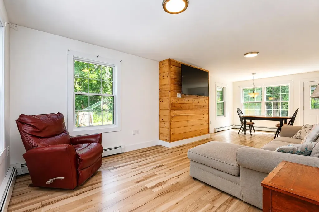 7 Hall Road Windham ME 04062