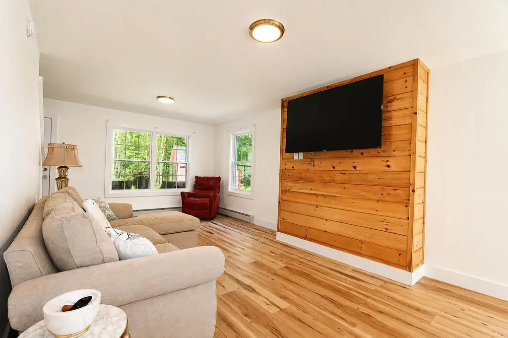 7 Hall Road Windham ME 04062