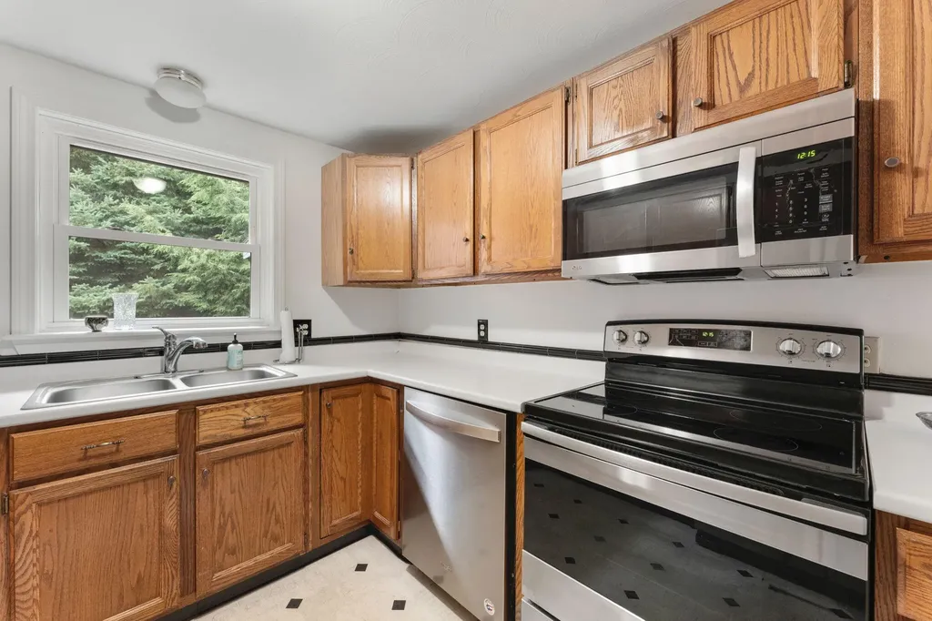 2 Cortland Circle Bangor ME 04401