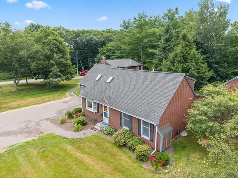 2 Cortland Circle Bangor ME 04401