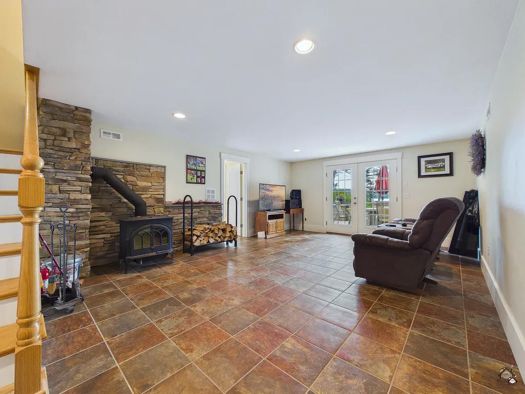 25 Danforth Drive Monmouth ME 04259