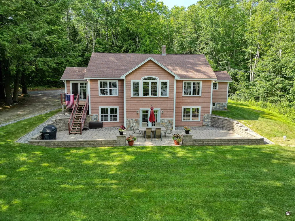 25 Danforth Drive Monmouth ME 04259