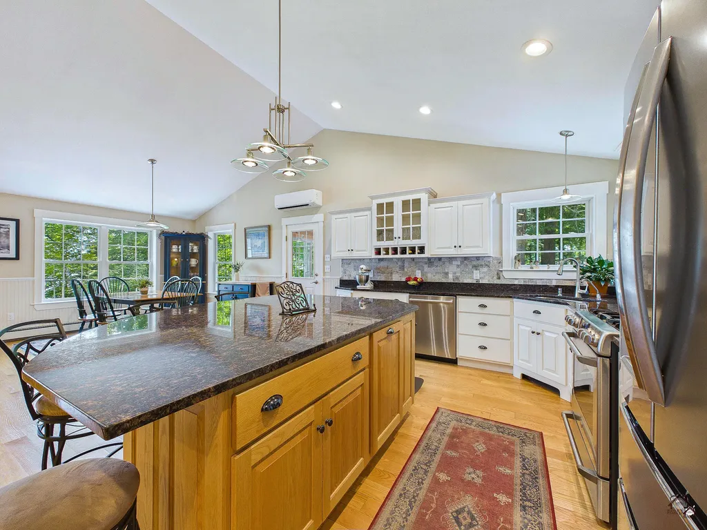 25 Danforth Drive Monmouth ME 04259