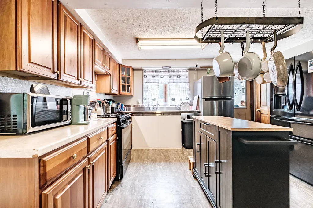 21 Ledgewood Lane Lyman ME 04002