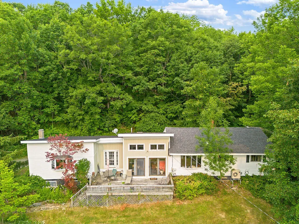 139 Riverside Road Gardiner ME 04345