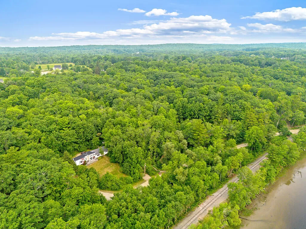 139 Riverside Road Gardiner ME 04345