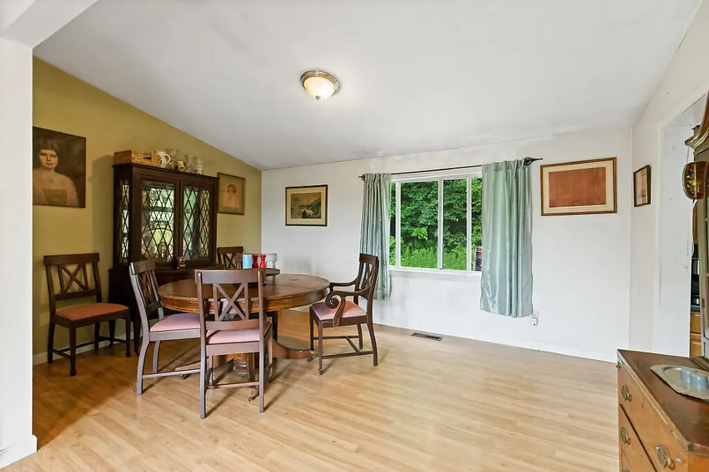 139 Riverside Road Gardiner ME 04345