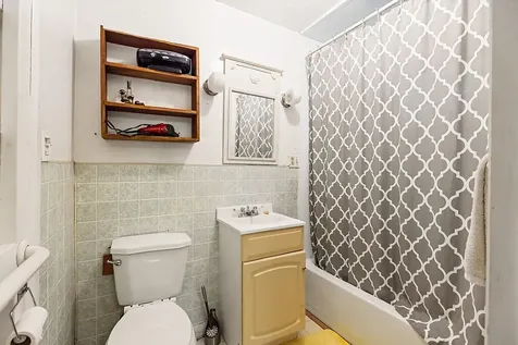 139 Riverside Road Gardiner ME 04345