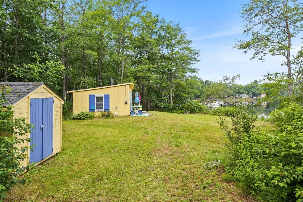 4 Cattail Lane Monmouth ME 04259
