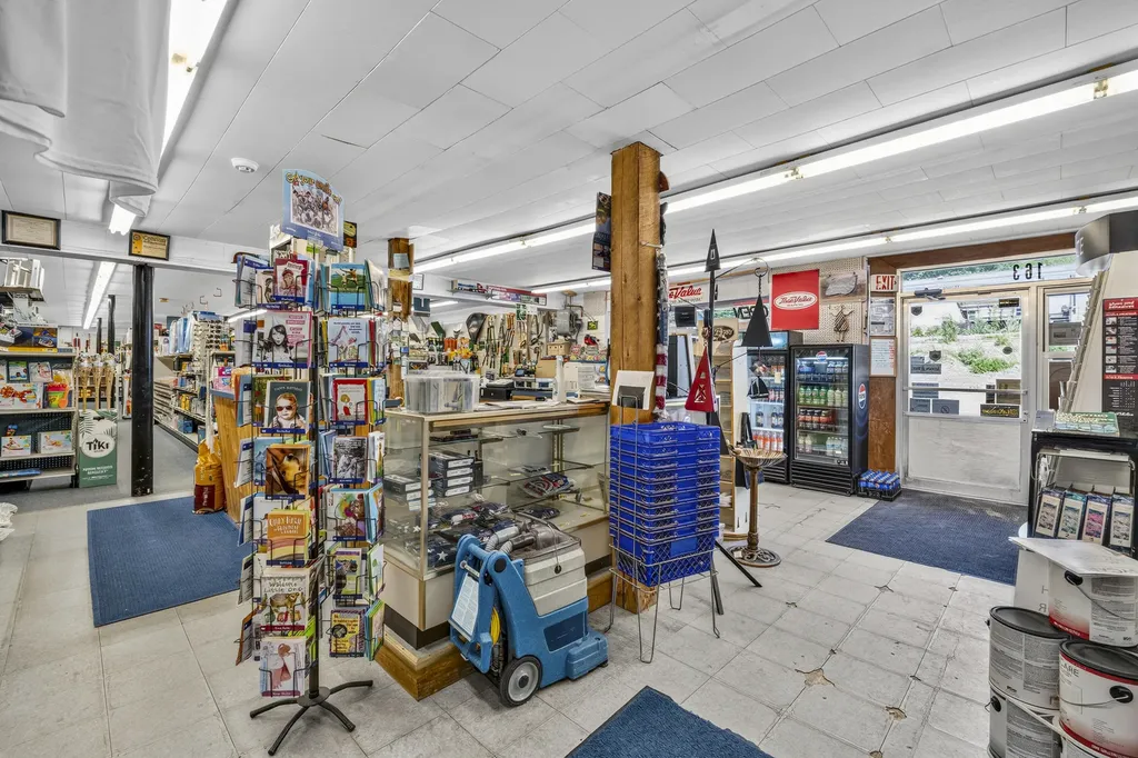 163 Jefferson Street Waldoboro ME 04572