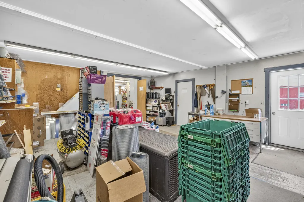 163 Jefferson Street Waldoboro ME 04572