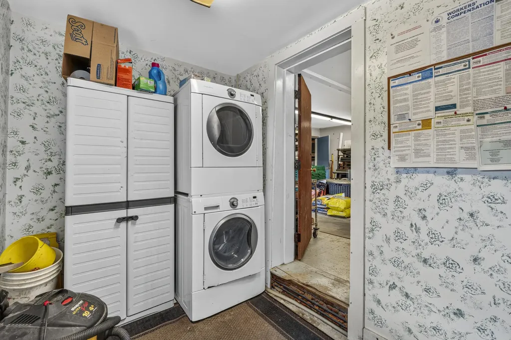 163 Jefferson Street Waldoboro ME 04572