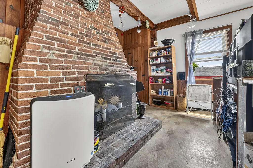 163 Jefferson Street Waldoboro ME 04572
