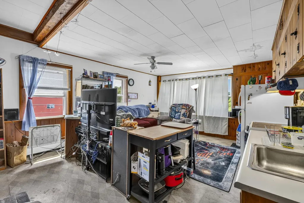 163 Jefferson Street Waldoboro ME 04572