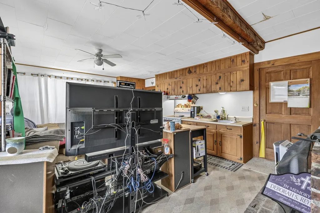 163 Jefferson Street Waldoboro ME 04572