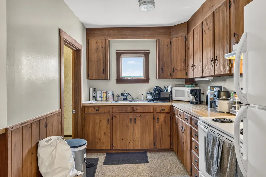 163 Jefferson Street Waldoboro ME 04572