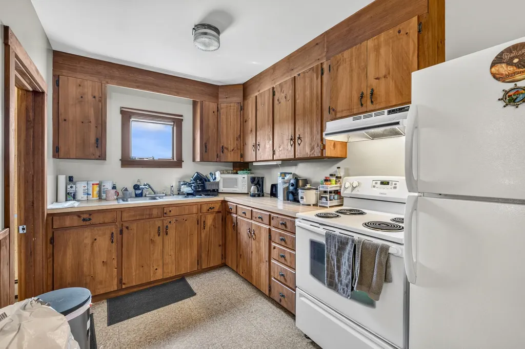 163 Jefferson Street Waldoboro ME 04572