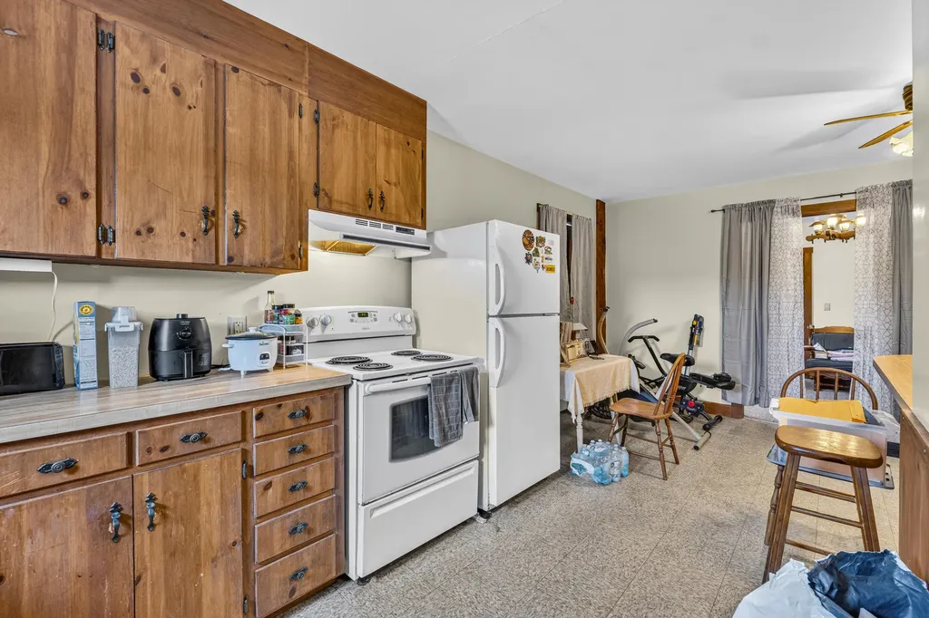 163 Jefferson Street Waldoboro ME 04572