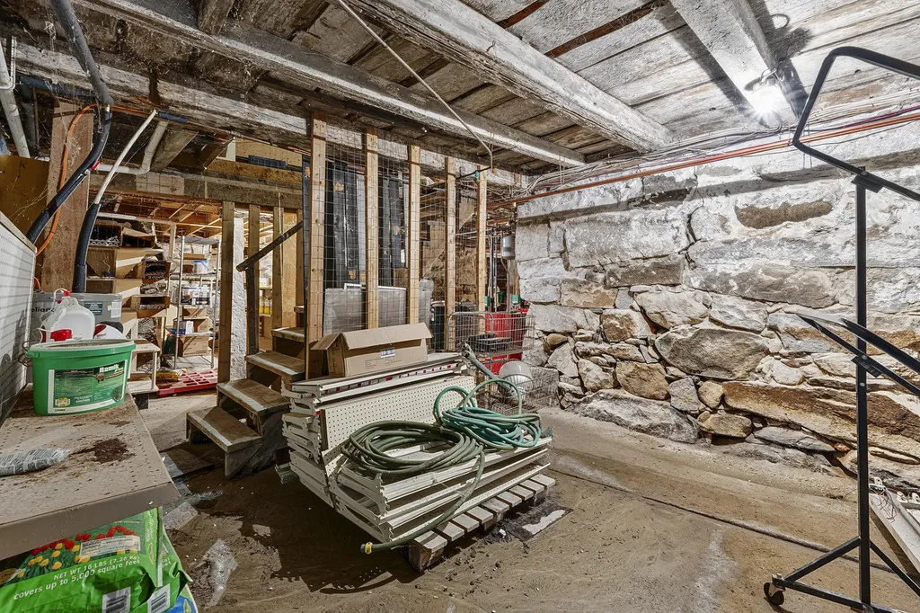 163 Jefferson Street Waldoboro ME 04572