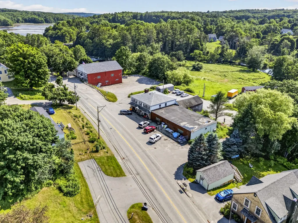 163 Jefferson Street Waldoboro ME 04572