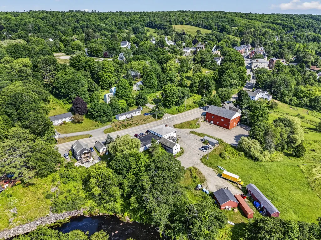 163 Jefferson Street Waldoboro ME 04572