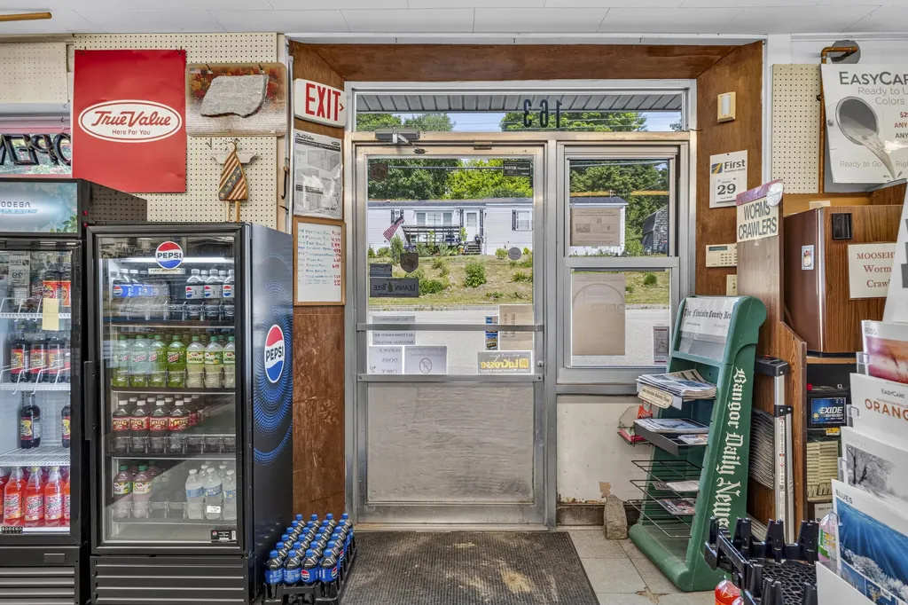 163 Jefferson Street Waldoboro ME 04572