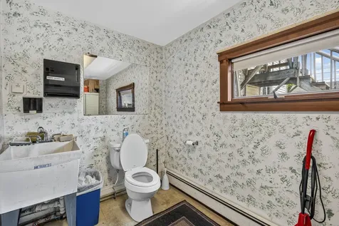 163 Jefferson Street Waldoboro ME 04572