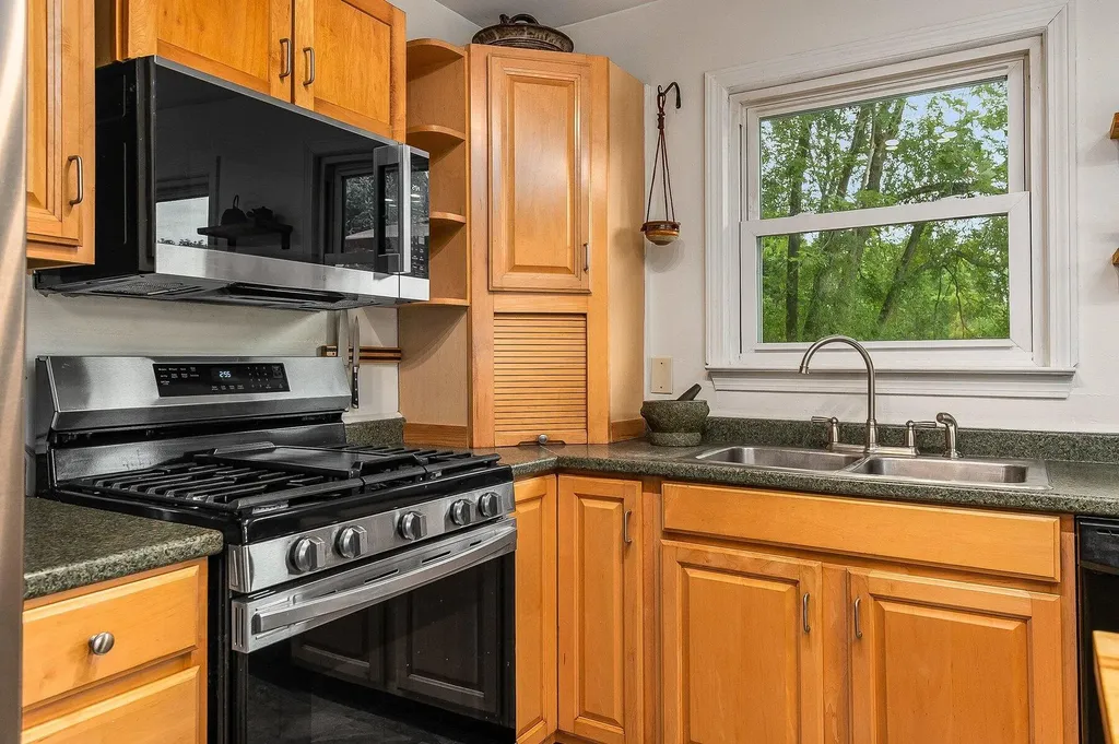 14 Cove Road Eliot ME 03903