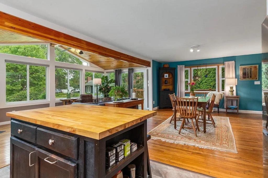 14 Cove Road Eliot ME 03903